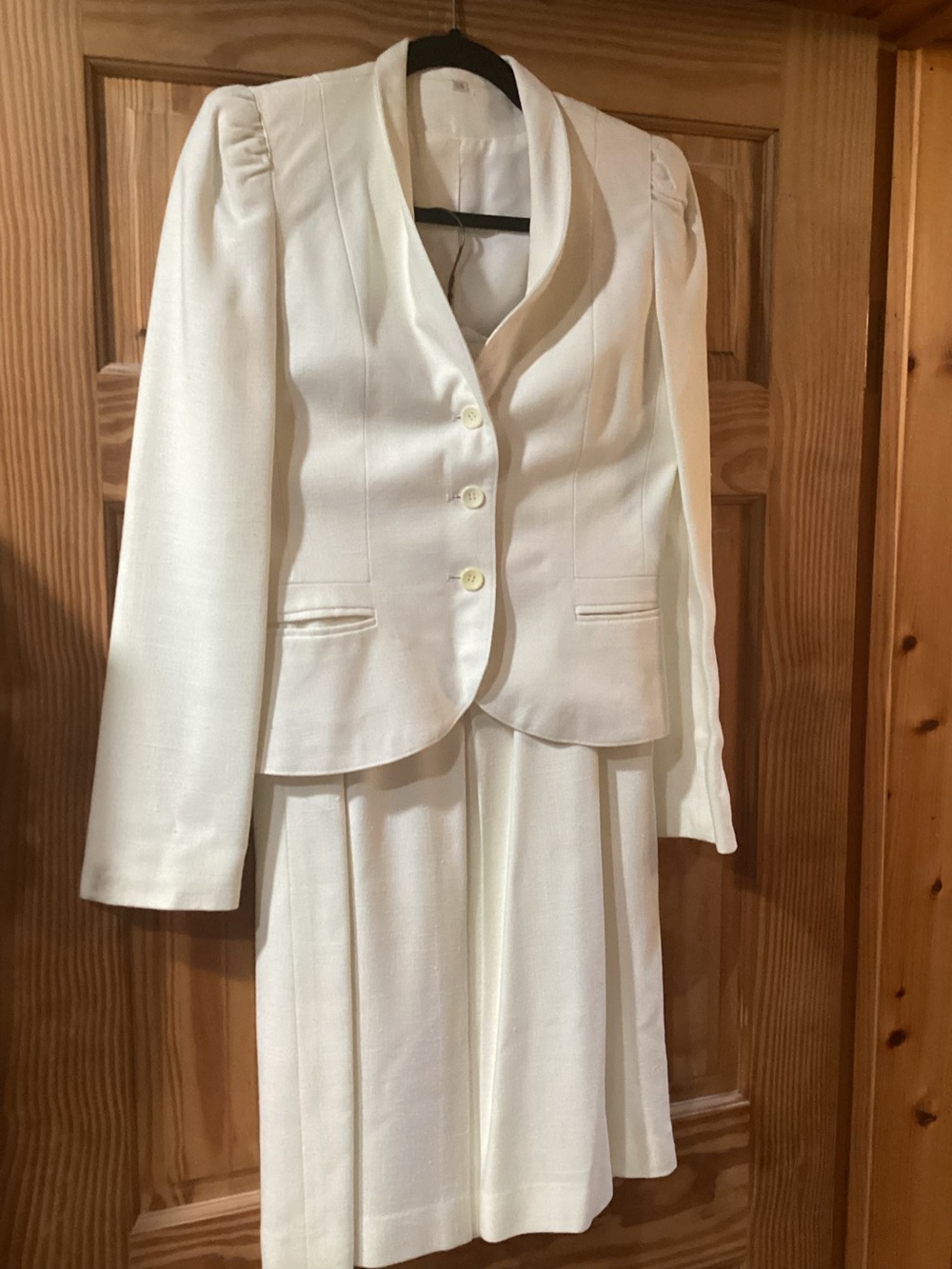Peabody House Vintage Women’s Suit - off white viscose rayon